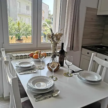 Apartment Studio Apartment Jela *